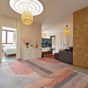Penthouse Rooftop Loft, 190Sq, Panorama View, 1Min To Main Station- 5Min To City